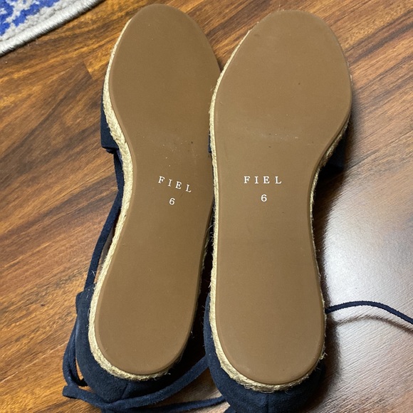 Fiel Flats navy blue suede size 6 new in box - Picture 3 of 7